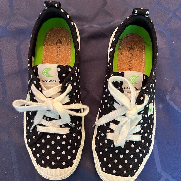 Cariuma women’s size 7 OCA Low - Picture 3 of 5